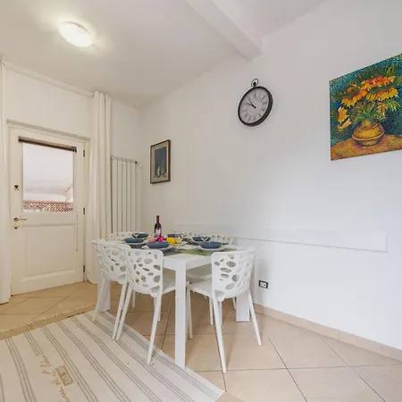 La Conchiglia By Interhome Viareggio