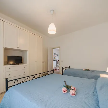 La Conchiglia By Interhome Apartment Viareggio