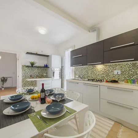 La Conchiglia By Interhome Виареджо