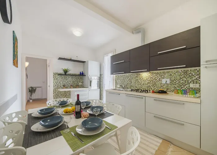 La Conchiglia By Interhome Viareggio