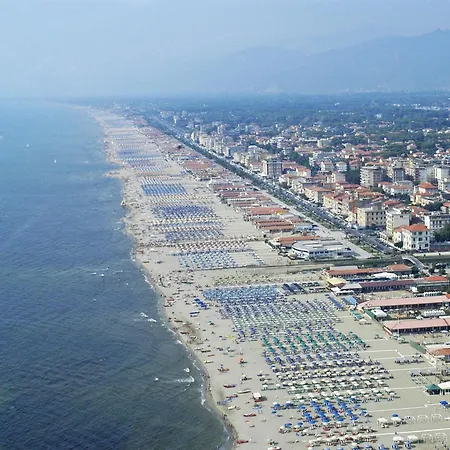 Apartment La Conchiglia By Interhome Viareggio